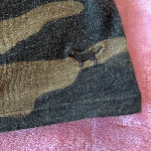 Victoria's Secret PINK Camouflage T-Shirt Size‎ XS - Picture 6 of 6
